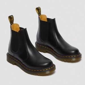 NWOT Doc Marten Chelsea Boot - Women size 8